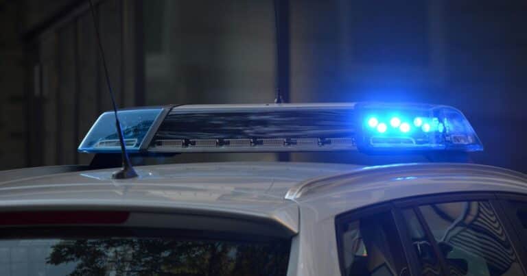 Un brutal crimen golpea a la Iglesia: un sacerdote mató y prendió fuego a un indigente