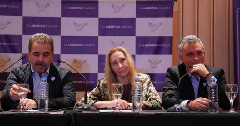 Todo violeta: la trastienda del acto en el que el PRO reconoció su rol de partenaire en la alianza con La Libertad Avanza