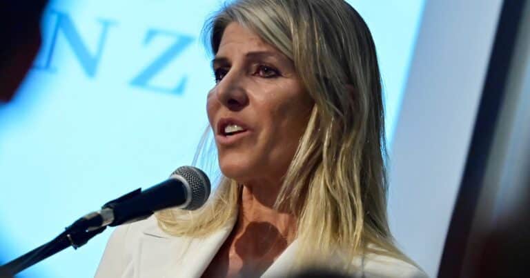Denuncian a la jueza Arroyo Salgado por la detención de cinco militantes K que le tiraron caca a la casa de José Luis Espert