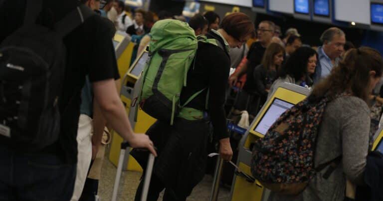 Sigue el pie el paro de los controladores aéreos y los demás gremios aeronáuticos anuncian «acciones sindicales»