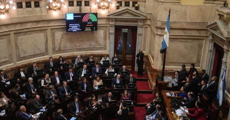 Gobernadores y oposición van por todo en el Senado: aprobarían los proyectos que complican a Milei