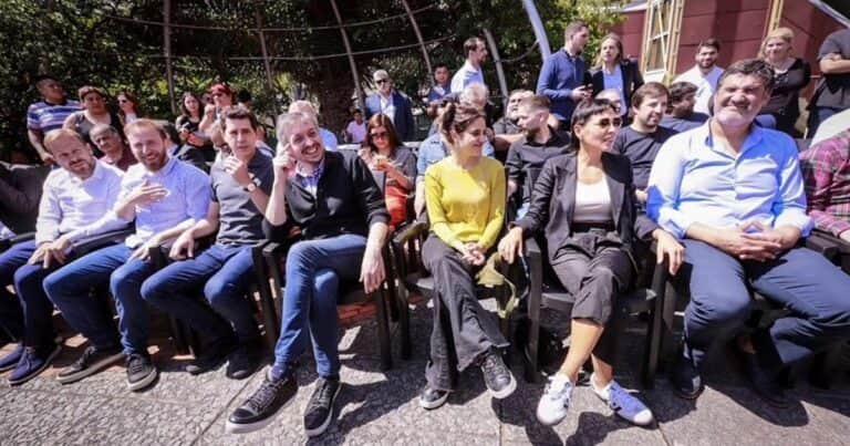 Negociación en el peronismo: las desconfianzas cruzadas y las internas en los municipios complican el acuerdo en Provincia