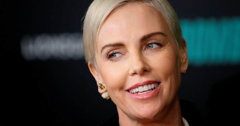 La confesión sexual de Charlize Theron: «Me acosté con un chico de 26 años y fue increíble»