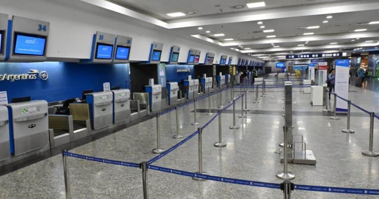 Los pilotos anunciaron un paro nacional para el sábado 19 de julio: afectará los vuelos en el arranque de las vacaciones de invierno