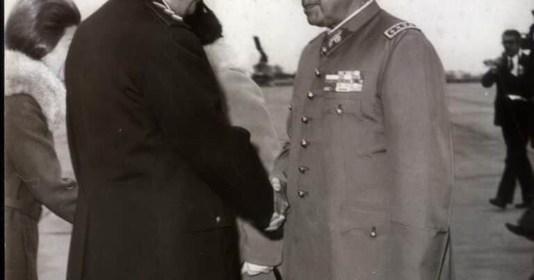 En secreto, Perón le vendió armas a Pinochet en 1973 por 24 millones de dólares