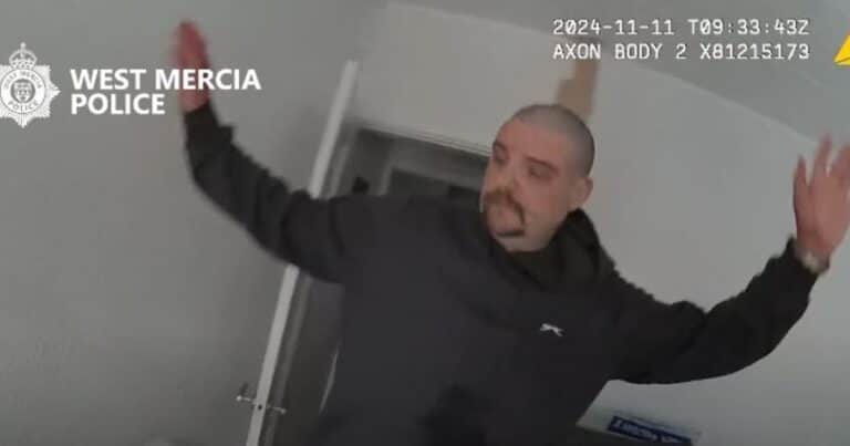 La inquietante llamada de un asesino: «La apuñalé hasta la muerte»