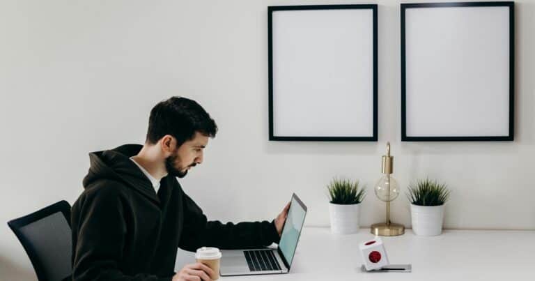 Trabajos raros que pagan bien y podés conseguir