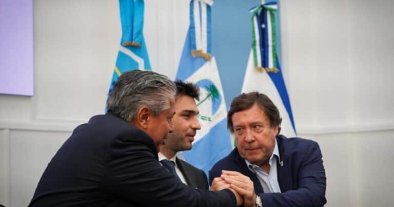 Tres gobernadores de la Patagonia se le plantan a la Casa Rosada: reclaman «mirar al sur» y financian el final de un gasoducto con sus bancos provinciales