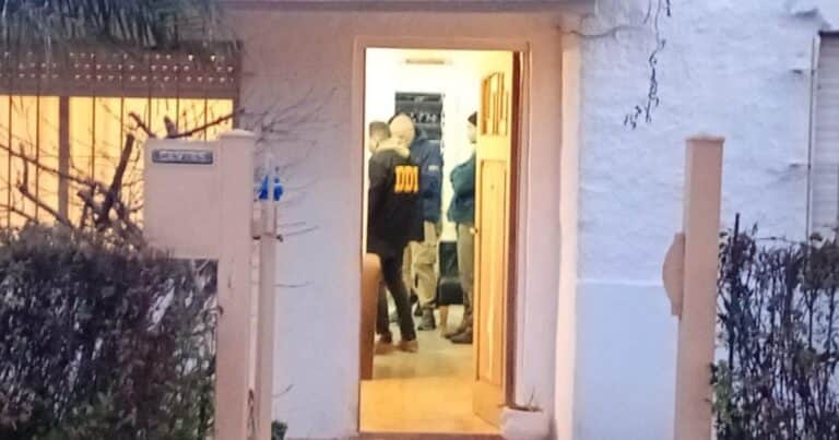 «Dejate de joder con la VTV y las fotomultas”: vandalizaron un local de la Coalición Cívica y dejaron una amenaza para uno de sus dirigentes