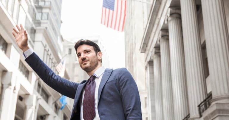 Los mini millonarios crecen: datos clave de la encuesta financiera