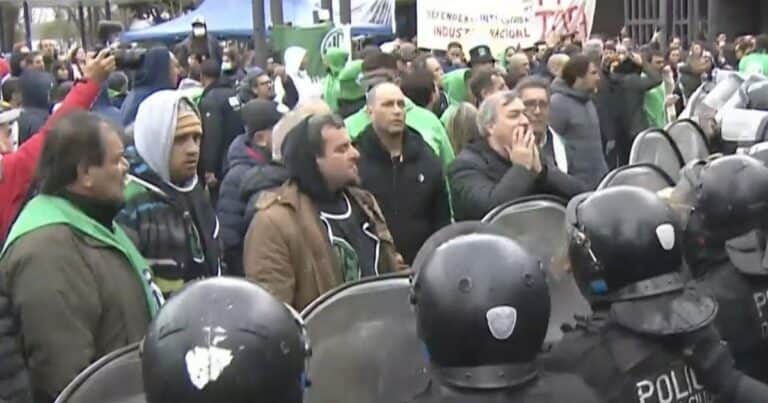 Freno al Gobierno: la Justicia dejó en suspenso los cambios en el INTI