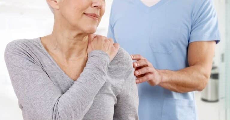 ¿Quién es más propenso a sufrir osteoporosis según la ciencia?