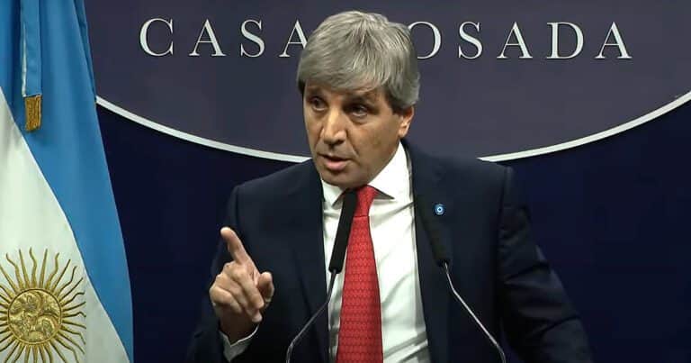 Javier Milei y sus medidas, EN VIVO: «Todo está más que claro de cara a octubre», la primera reacción de Casa Rosada tras la aprobación de los proyectos sobre jubilaciones
