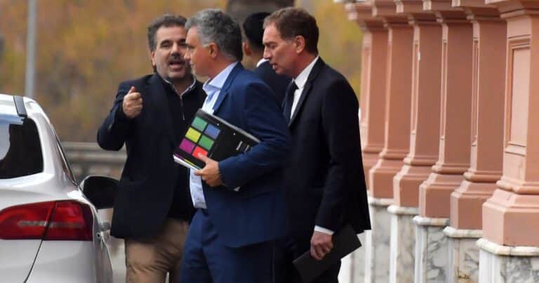 A pesar de la tensión interna y el enojo por las listas, el PRO habilitó un frente con LLA en la Provincia