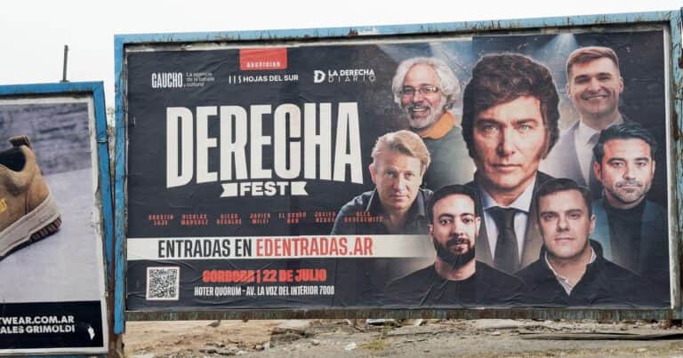 La trastienda de la Derecha Fest: zapatos libertarios, fuertes críticas a los periodistas y merchandising anti woke
