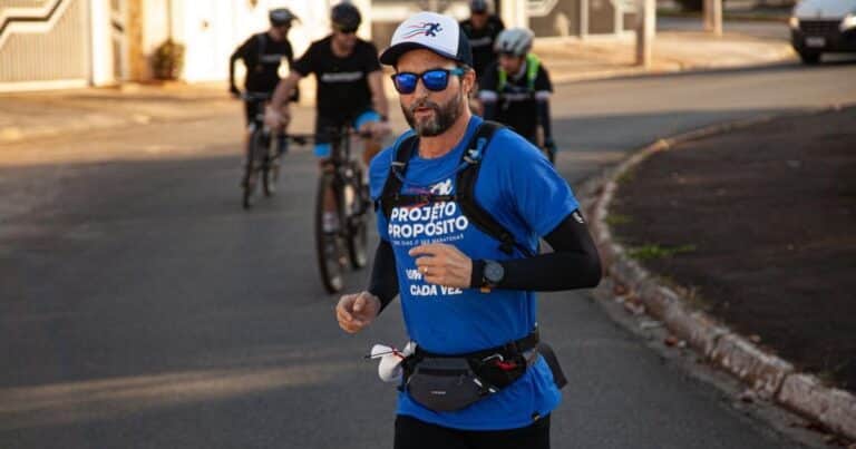 Dejó el trabajo soñado para correr 366 maratones seguidas y consiguió un Guinness: cómo está hoy la salud de su corazón