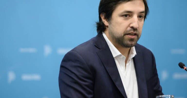 Un funcionario de Kicillof cruzó a Adorni por la denuncia sobre la millonaria deuda por hospitales: «Es un invento, es lo contrario»
