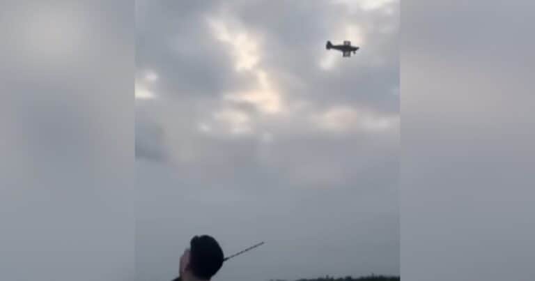 Una mujer aceptó una propuesta de matrimonio justo antes de que su avioneta se estrellara