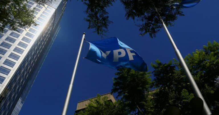 Juicio por YPF: la Justicia de Estados Unidos frenó el embargo y dejó en suspenso la entrega de las acciones