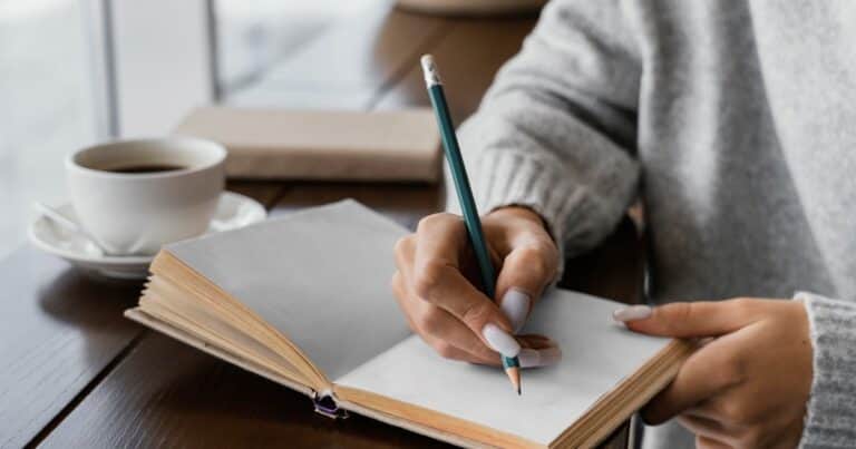 Qué es el journaling y cómo puede cambiar tu salud emocional