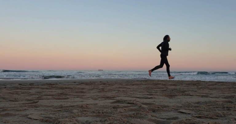 Cuánto tiempo debés correr sin parar según tu edad, según expertos en salud