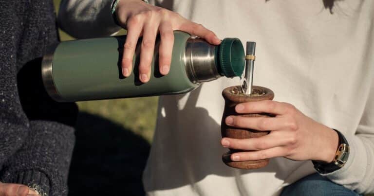 ¿El mate cuenta dentro de los 2 litros de agua diarios? Esto dicen los expertos