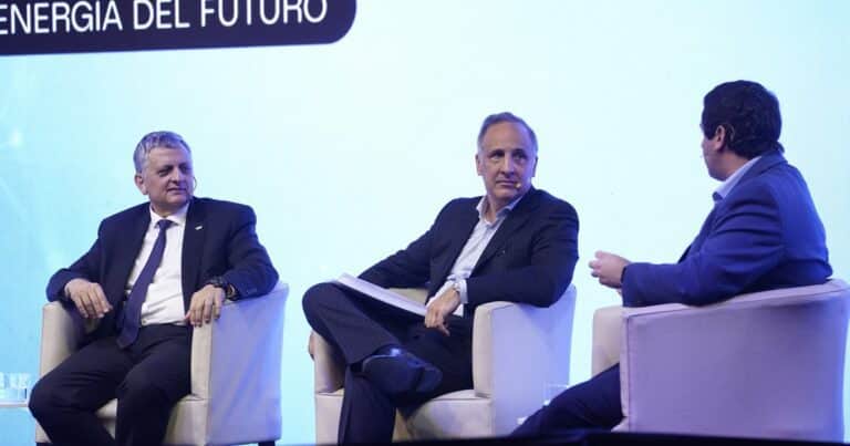 Mientras crecen en Vaca Muerta, YPF y PAE refuerzan su marca para competir con McDonald’s, Havanna y Mercado Pago