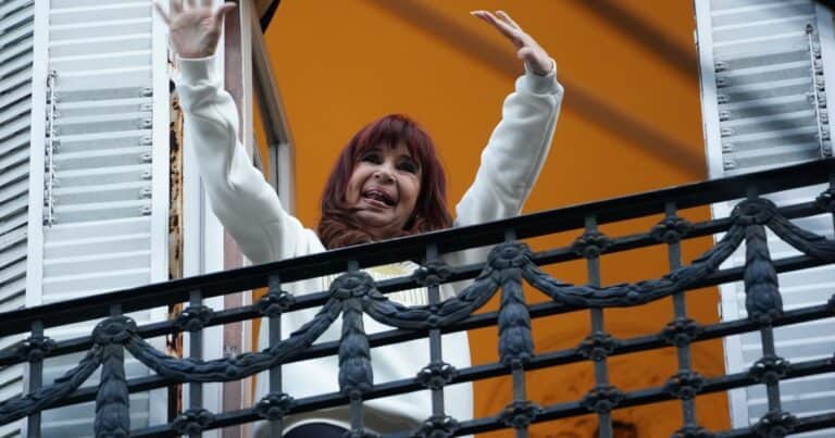 Cristina Kirchner apeló en la Justicia la decisión de no sacarle la tobillera electrónica