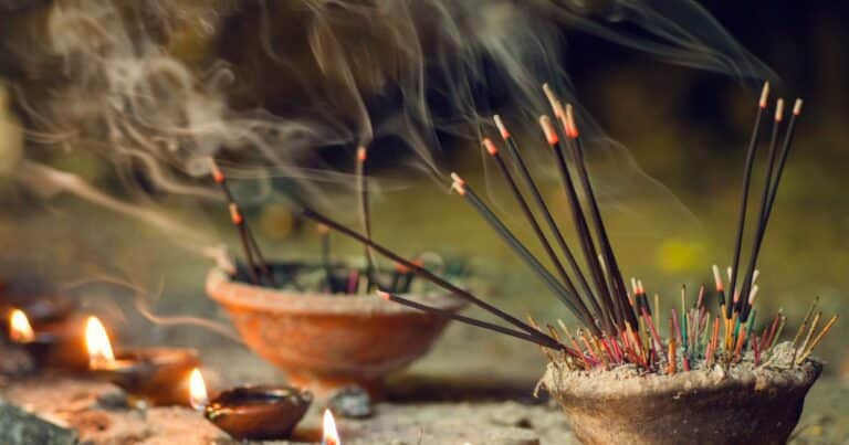 Aromaterapia casera: beneficios del eucalipto y lavanda para el descanso
