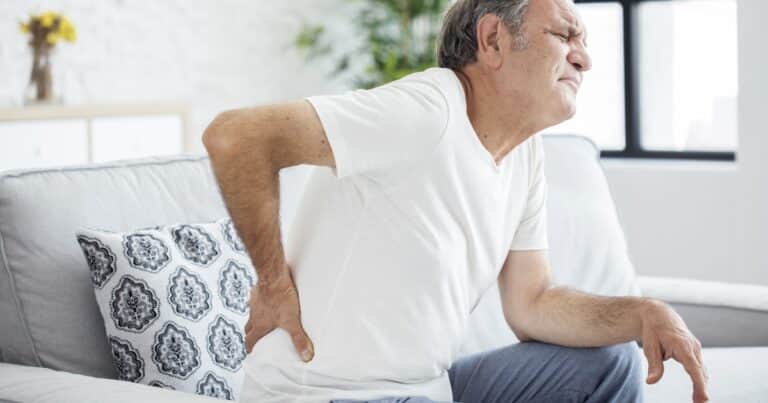 Cervicalgia: ejercicios posturales para aliviar el dolor en el cuello