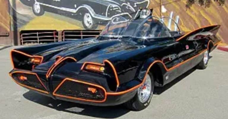 Empezó la subasta por el verdadero Batimóvil, el de la serie de 1966