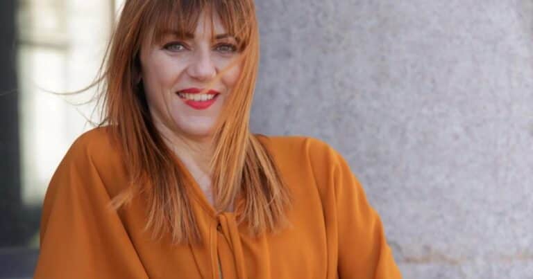 «¿Les molesta que tenga pechos?»: la historia de Gabriella Greison, la física nuclear que revoluciona las redes