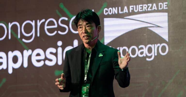Vino de visita a la Argentina, se impactó con una técnica y ahora está revolucionando la agricultura en su país