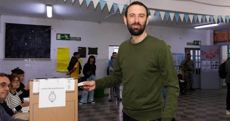 Nueva encuesta y dato incómodo: un camporista, el intendente con peor imagen del Conurbano