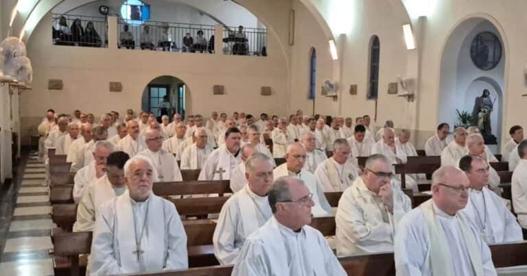El fuerte mensaje de la Conferencia Episcopal Argentina: «La política no debe someterse a la economía»