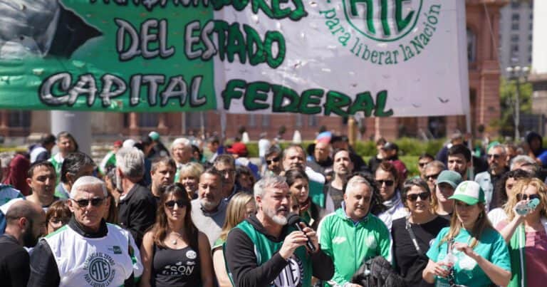 El Gobierno oficializó aumentos para empleados públicos nacionales y nuevas remuneraciones para residentes del Garrahan