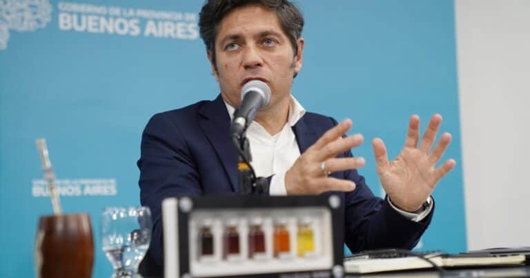 Kicillof volvió a acusar a Milei de armar noticias falsas en su contra: lo trató de «estafador» y que sus candidatos en la Provincia son «impresentables»
