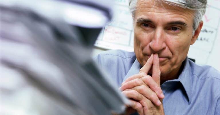 Empleados «jubilables»: el beneficio poco conocido que les permite a las empresas ahorrar con trabajadores mayores de 65 años