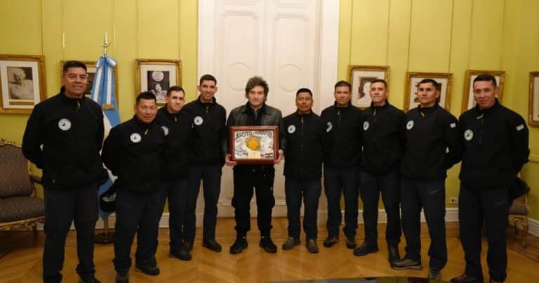 Javier Milei felicitó en la Casa Rosada a los militares que hicieron cumbre en un monte del Himalaya: «El logro lo dice todo»