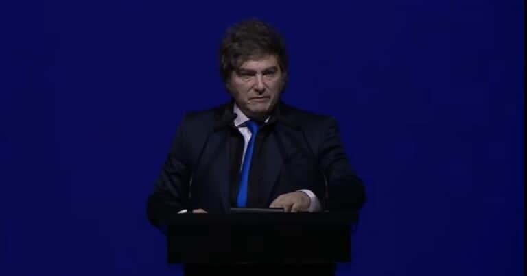 Javier Milei recordó el día que Cristina Kirchner vetó una suba para las jubilaciones: “Los que hoy reclaman son los mismos que en su momento vetaron”