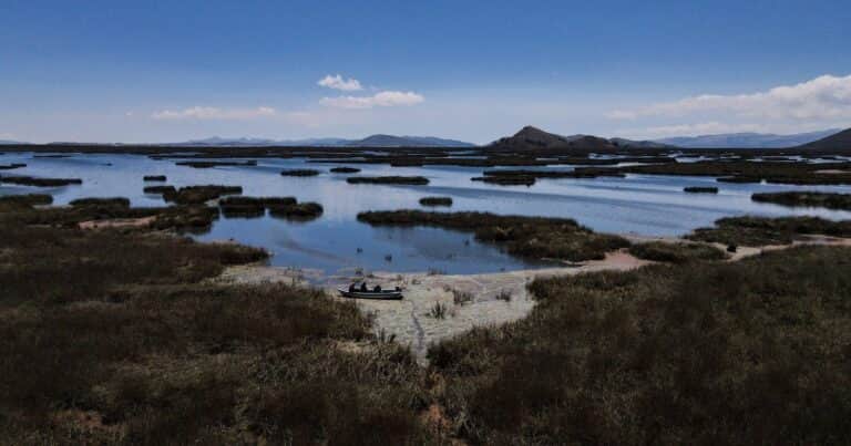 El lago Titicaca está muriendo por el avance de la contaminación