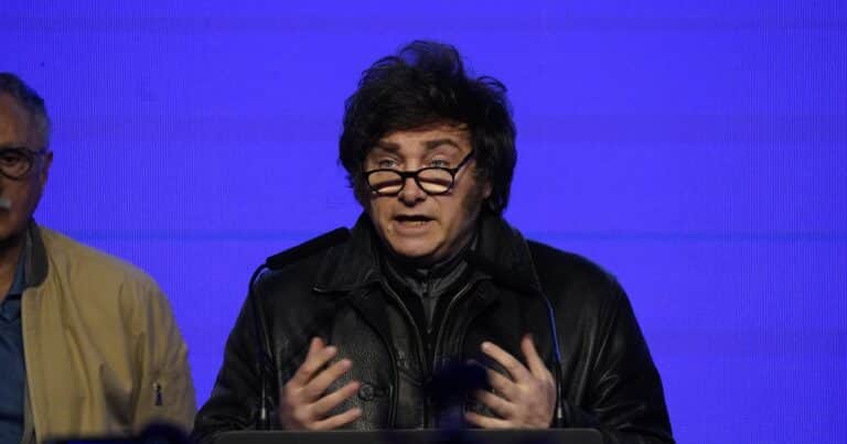 Javier Milei volvió a hablar sobre una eventual dolarización: «Habría que hacer una consulta popular vinculante»