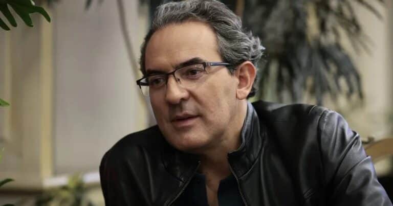 Juan Gabriel Vásquez: «Para mí, el novelista es un historiador de las emociones»