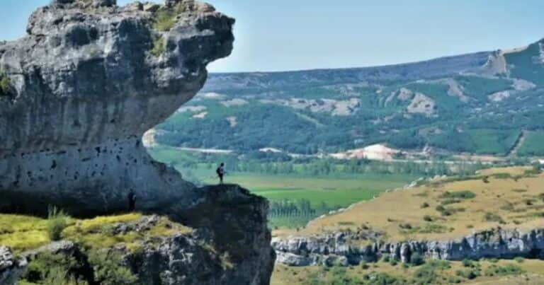 Explorá la Capadocia de Castilla y León: un laberinto de rocas creado por la naturaleza