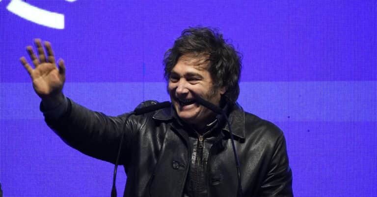 Javier Milei y sus medidas, EN VIVO: el Presidente retoma la campaña con un viaje a Ushuaia mientras la oposición busca tomar el centro de la agenda política en el Congreso