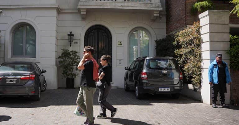 Cómo fue el robo a Pampita Ardohain en Barrio Parque y el misterio de la caja fuerte que bajaron rodando por las escaleras