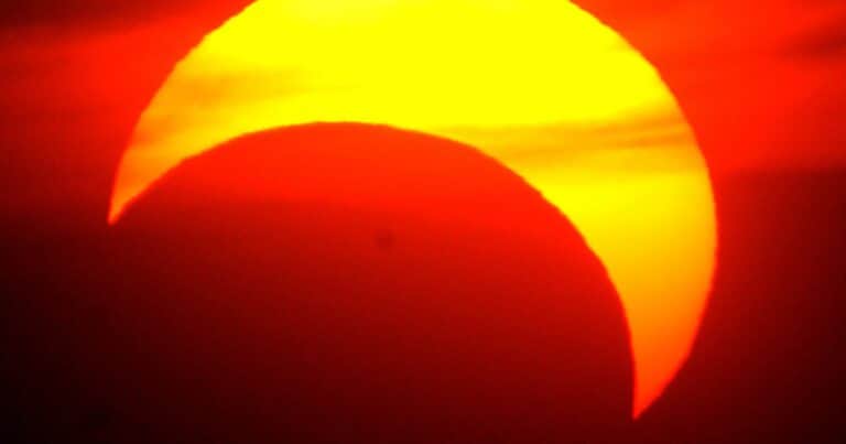 Eclipse solar de septiembre 2025: cuándo es, a qué hora y cómo verlo