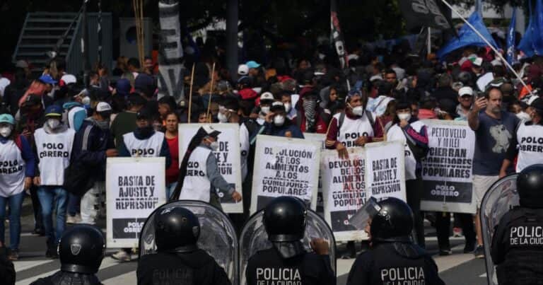 Los piqueteros vuelven a la calle con una protesta contra Sandra Pettovello: «Devuelvan los alimentos a los comedores»