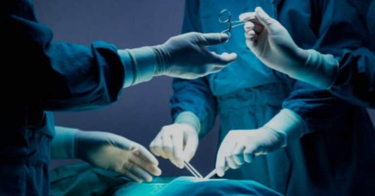 Médicos de un hospital salvaron a una nena que se tragó 134 bolas magnéticas