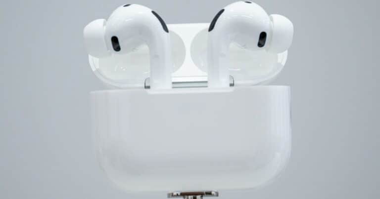 Los nuevos AirPods pueden traducir idiomas directo en los oídos: cómo funcionan y cuánto cuestan